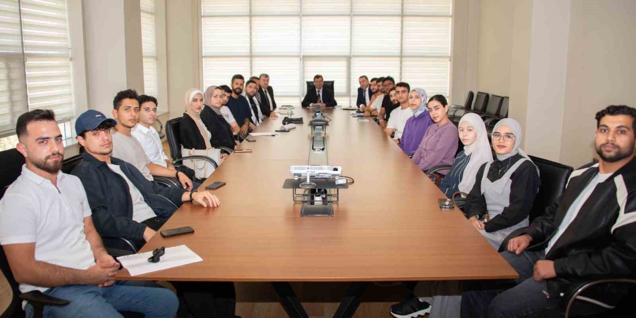 Selçuk Üniversitesi Yönetimi Filistinli Öğrencilerle Buluştu