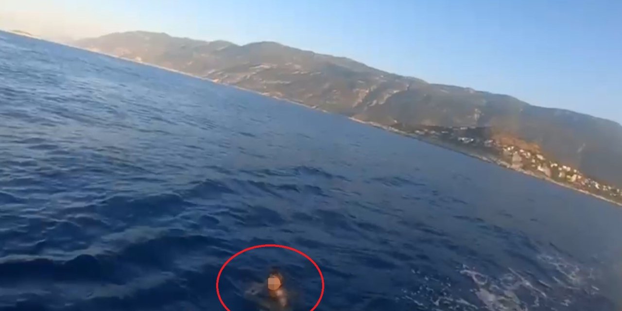 Hapis Cezası İle Aranıyordu, Yunan Adasına Yüzerek Kaçmaya Çalışırken Yakalandı