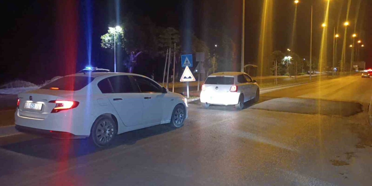 Boyasız Kasisler Gece Karanlığında Sürücülerin Kabusu Oldu: Fark Edemeyen Sanayinin Yolunu Tuttu