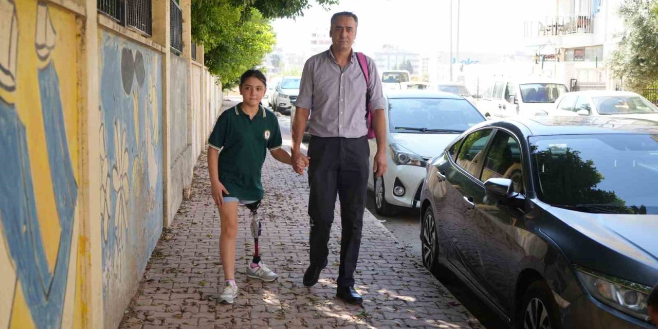 12 Yaşındaki Özge Yeni Protezine Kavuştu, Okul Heyecanı Yeniden Başladı