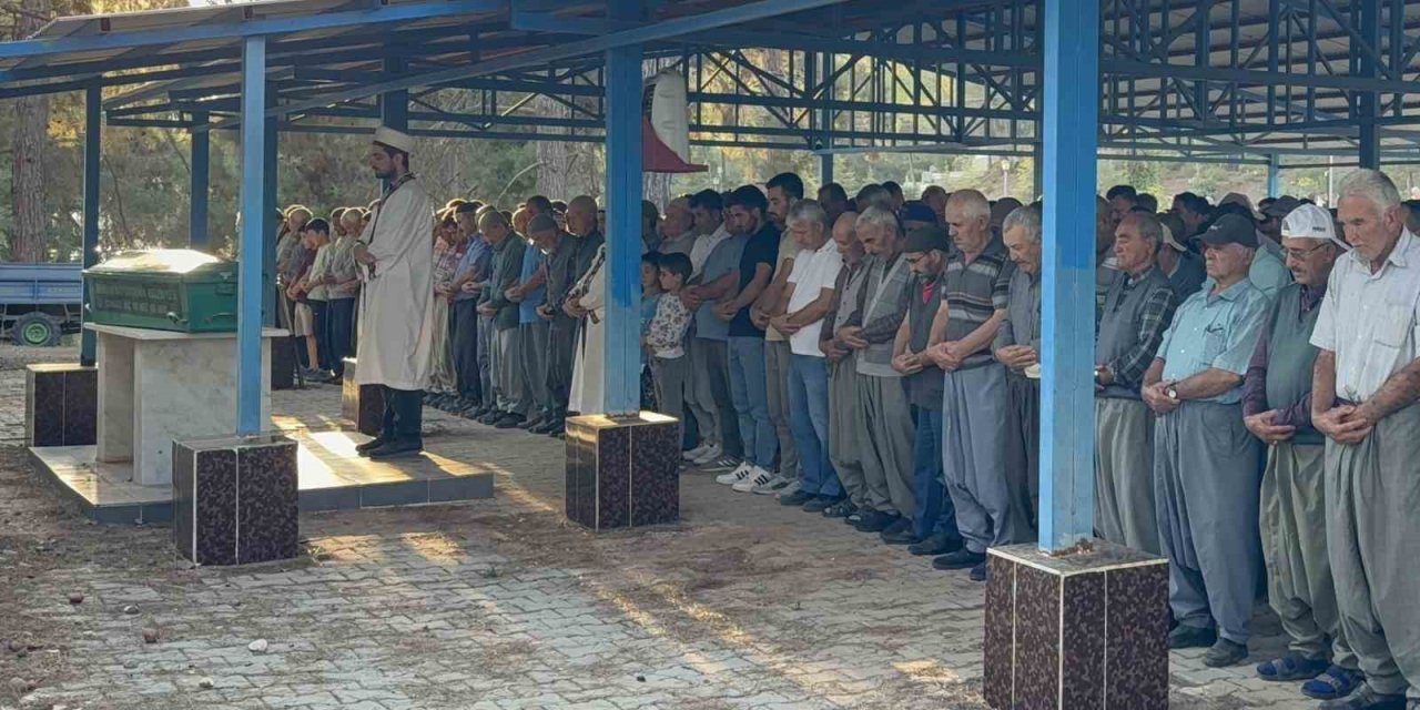 Yangında Ölen Nene Ve Torun Yan Yana Toprağa Verildi