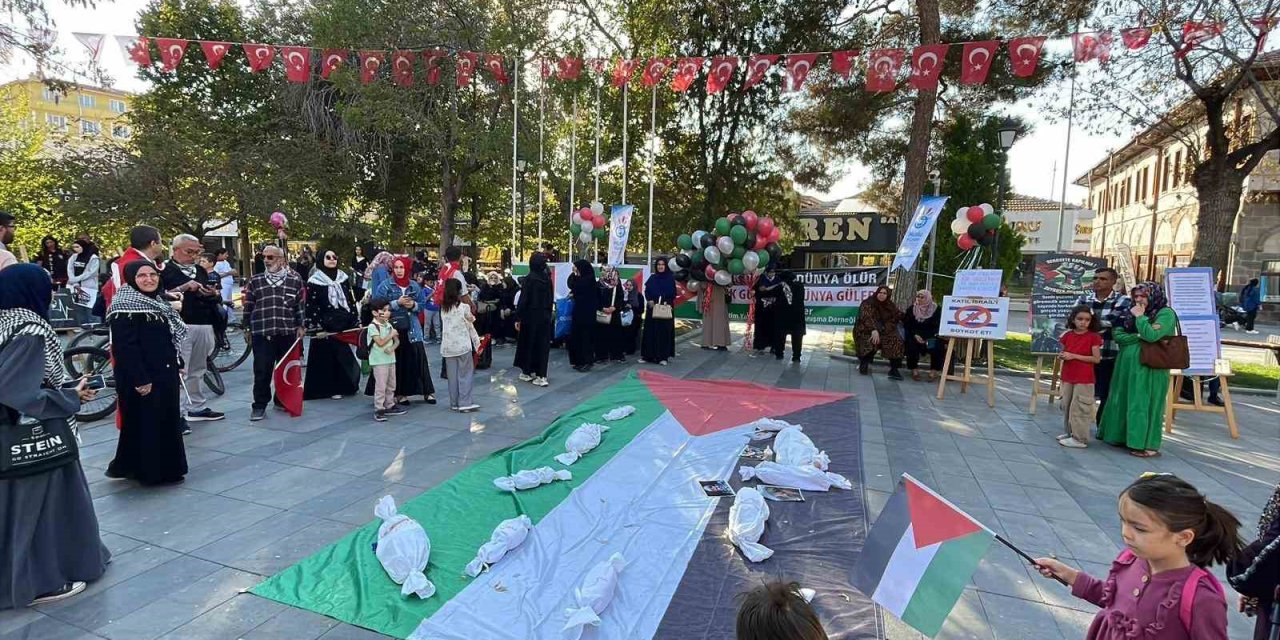 Karaman’da Yüzlerce Kişi Gazze İçin Yürüdü