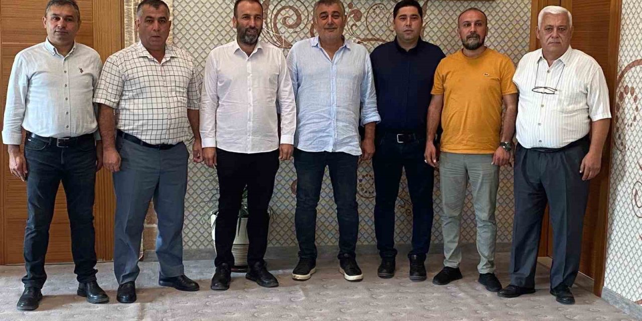 Antalya Aksu’da 7 Belediye Meclis Üyesi Chp’den İstifa Ettiğini Açıkladı