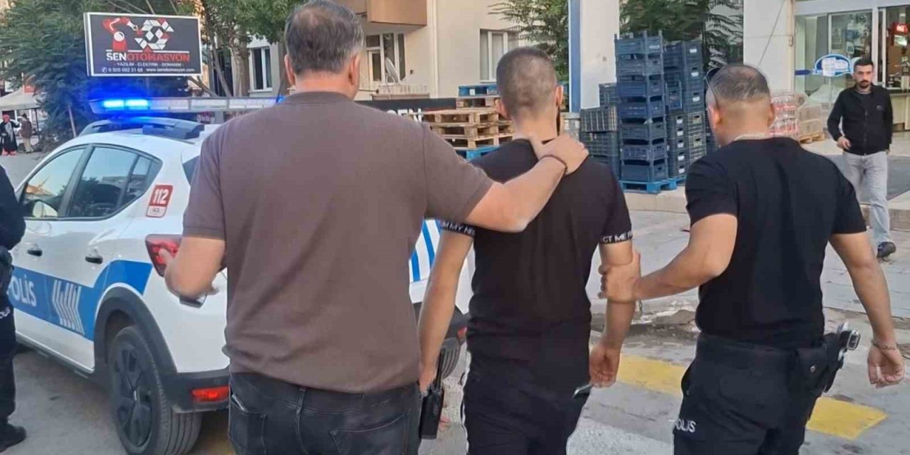 Köpeği Çalmak İsteyen Şüpheli İle Polis Kovalamacası Kamerada