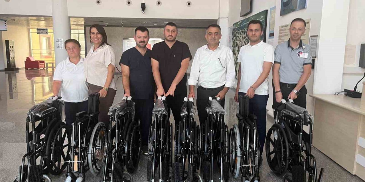Hayırsever Aileden 8 Adet Tekerlekli Sandalye Desteği