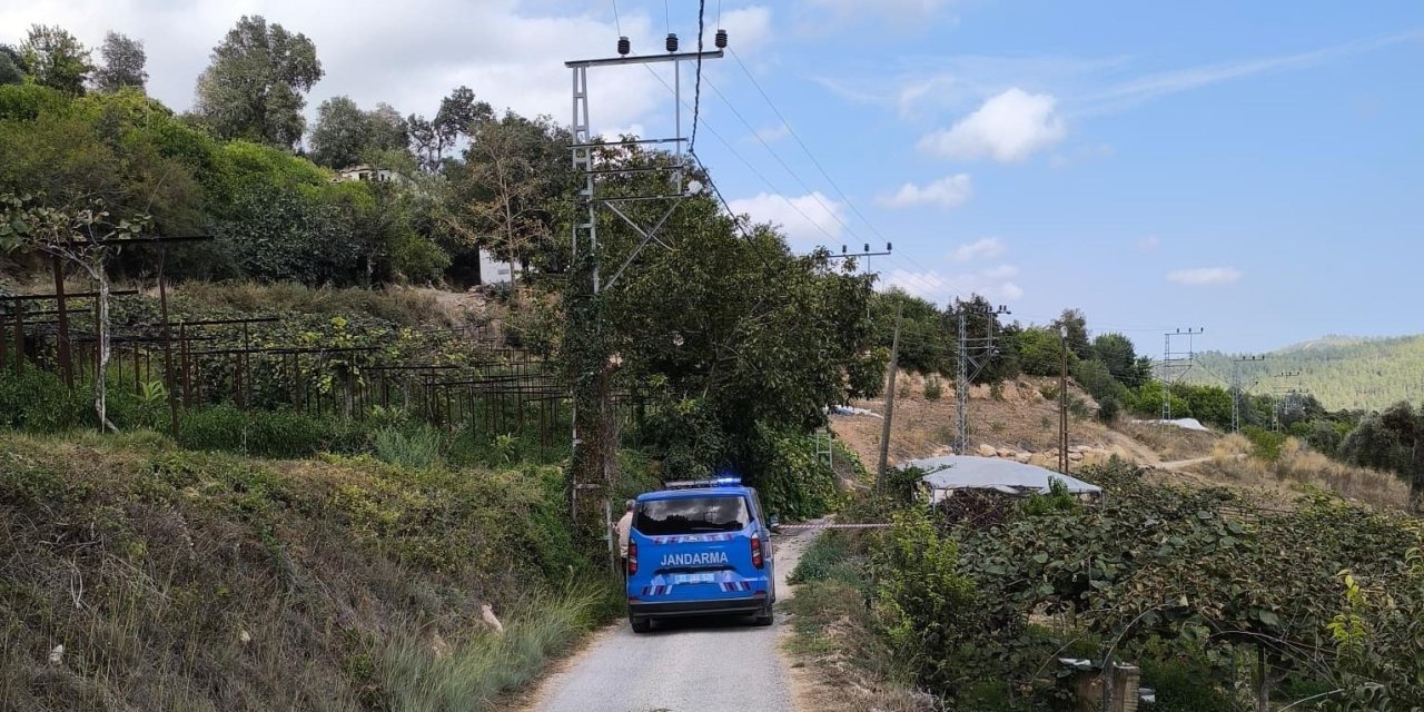 Yeni Nişanlı Çifti Ölüm Ayırdı: Önce Elektrik Çarptı, Sonra Trafik Kazası Geçirdiler