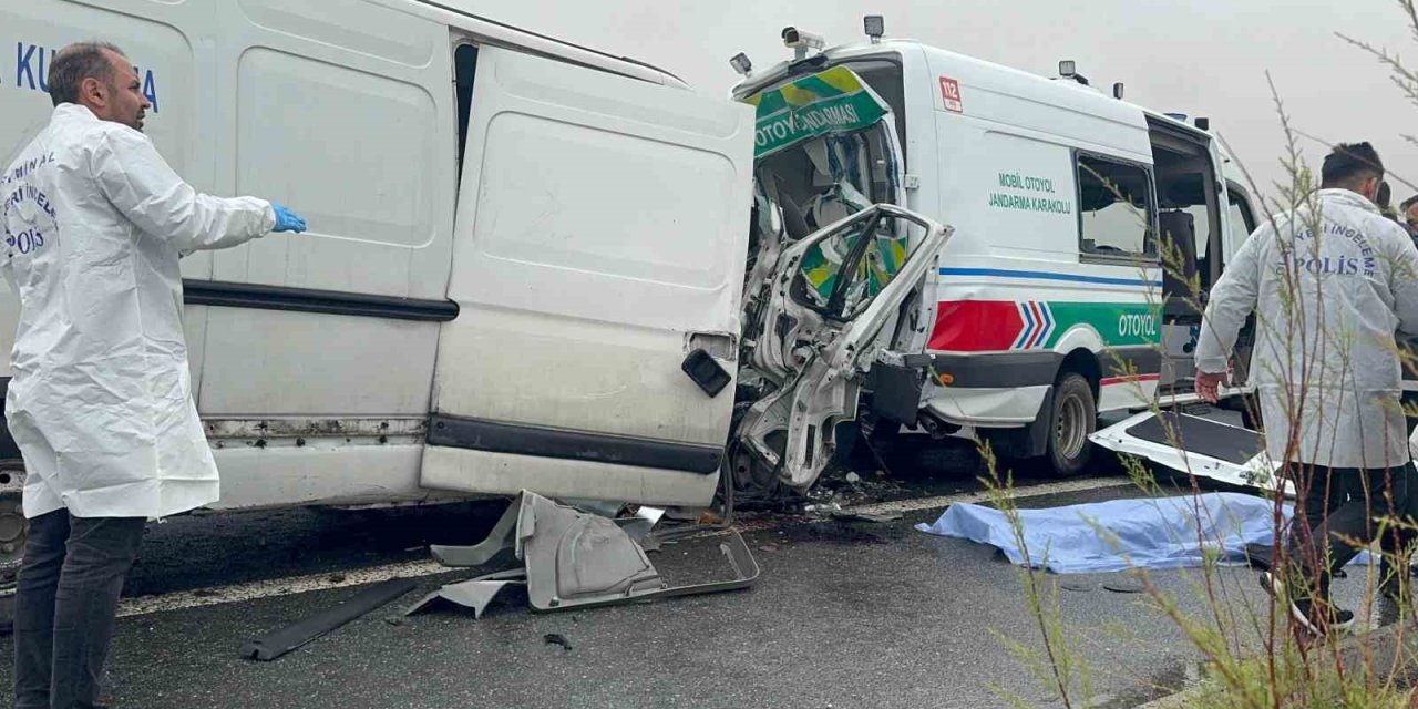 Aksaray’da Jandarma Aracına Minibüs Çarptı: 2 Jandarma Şehit Oldu, 1 Vatandaş Hayatını Kaybetti