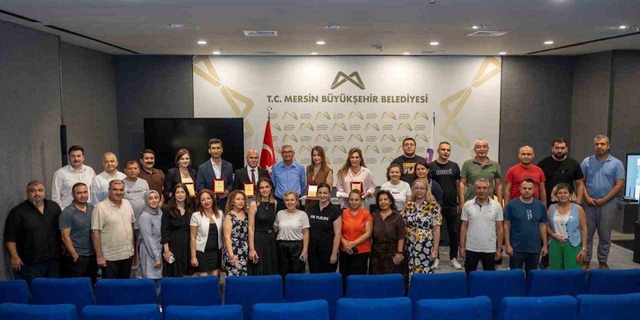 Mersin’de Görevde Yükselen Personele Plaket Ve Teşekkür Belgesi