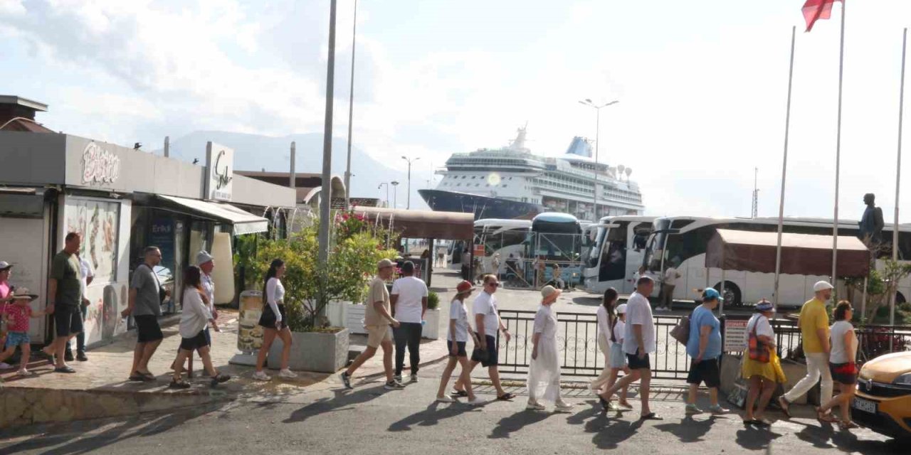 Alanya Limanı, Yılın İlk 9 Ayında 14 Kruvaziyer Gemisini Ağırladı