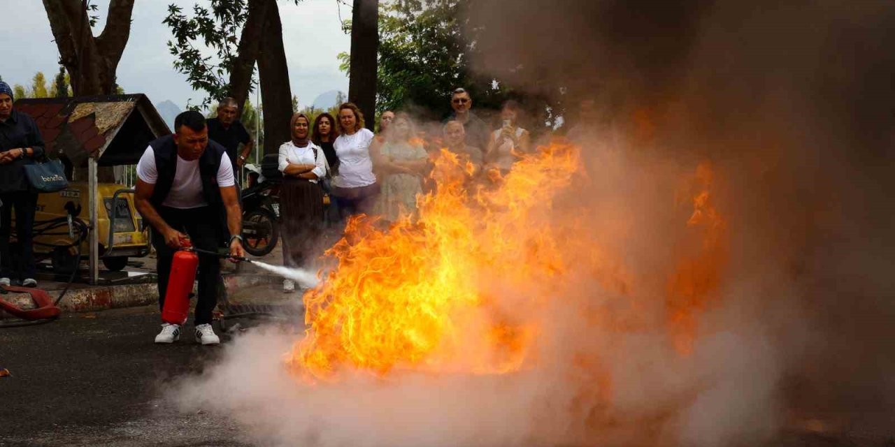 Büyükşehir Çalışanlarına Yangın Eğitimi Ve Tatbikat