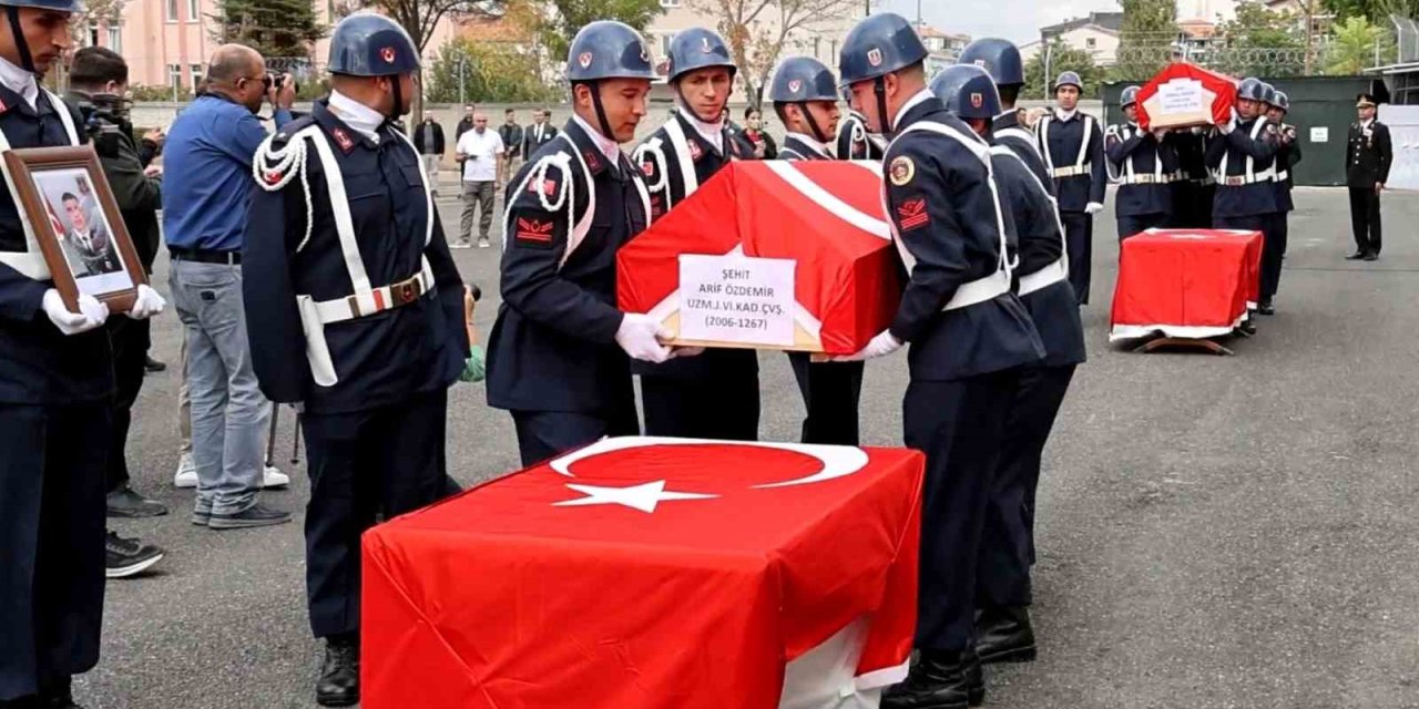 Aksaray’da Şehit Jandarmalar Gözyaşlarıyla Memleketlerine Uğurlandı