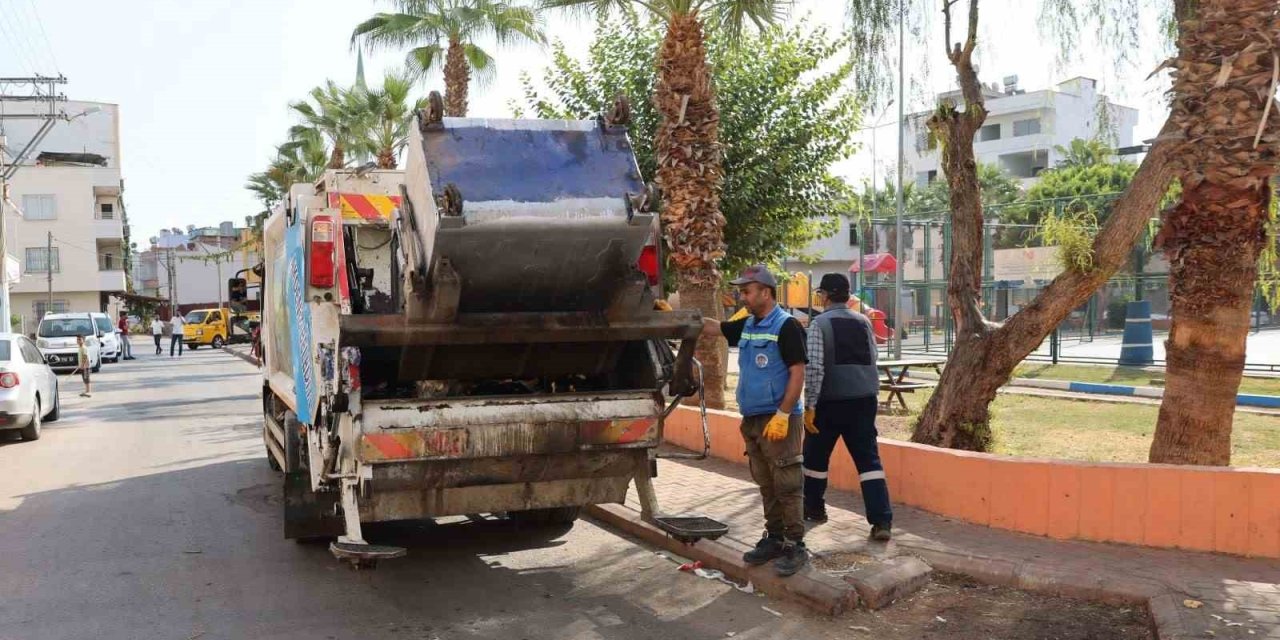 Akdeniz’de Çöp Konteynerleri Dezenfekte Ediliyor