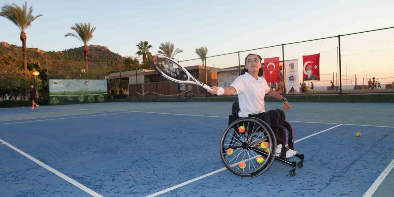 Alanya’da Tenis İle Yeni Başlangıçlar Projesi Tanıtıldı