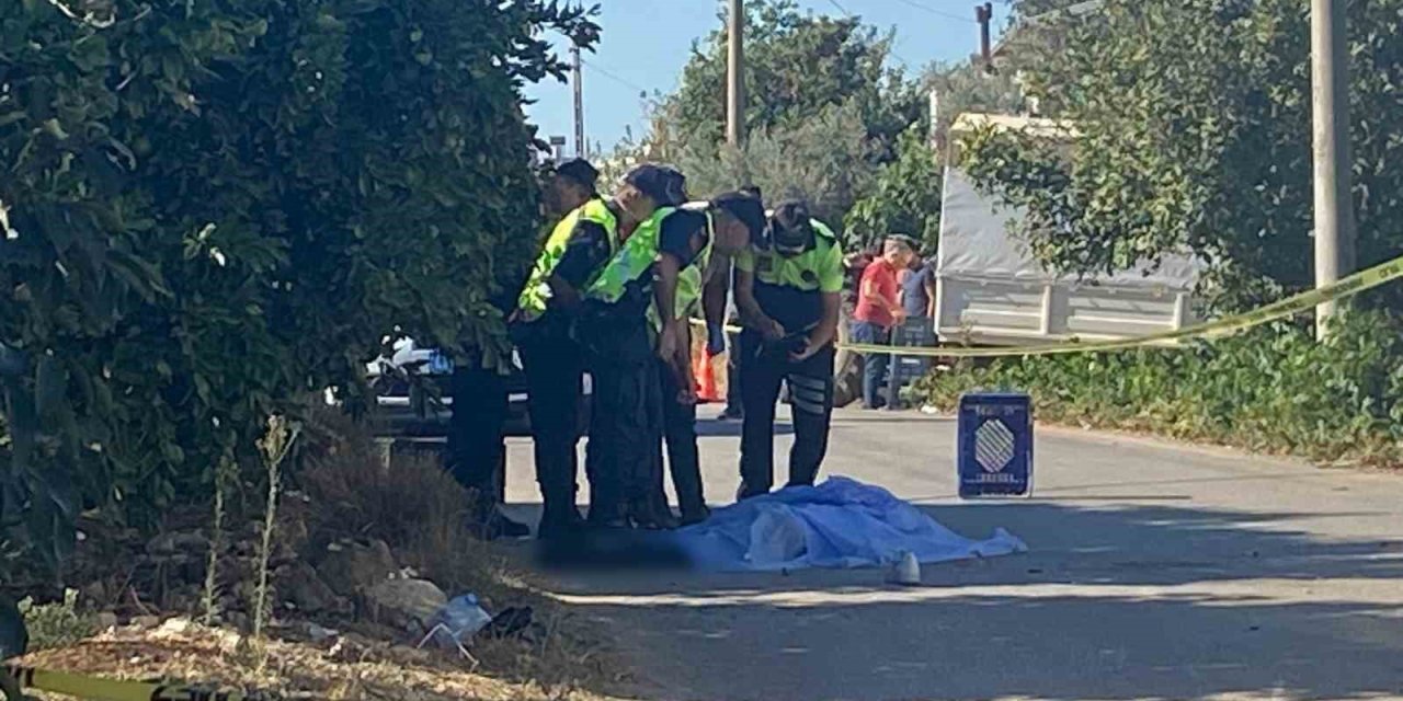 Kamyonun Altında Kalan Genç Sürücü Hayatını Kaybetti