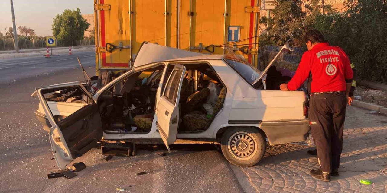 Tıra Çarpan Otomobilin Sürücüsü Hayatını Kaybetti