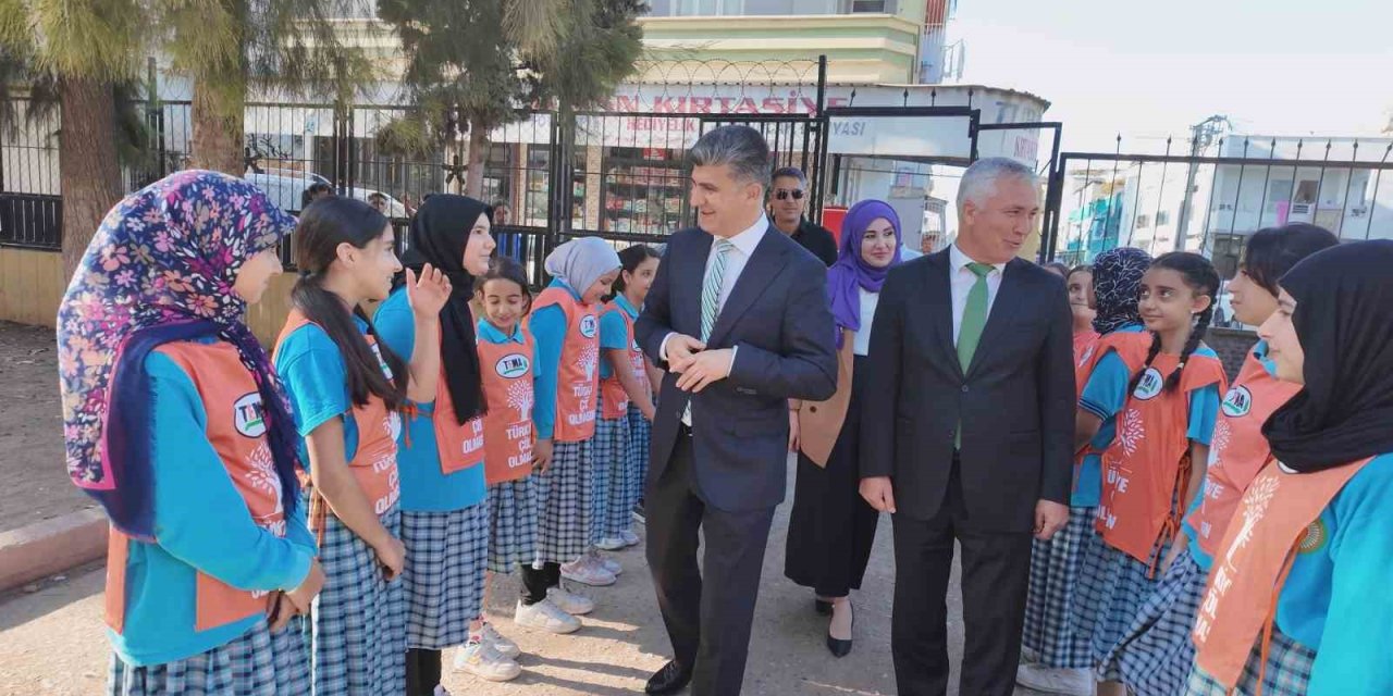 Başkan Vekili Şener’den Öğrencilere Kitap Müjdesi