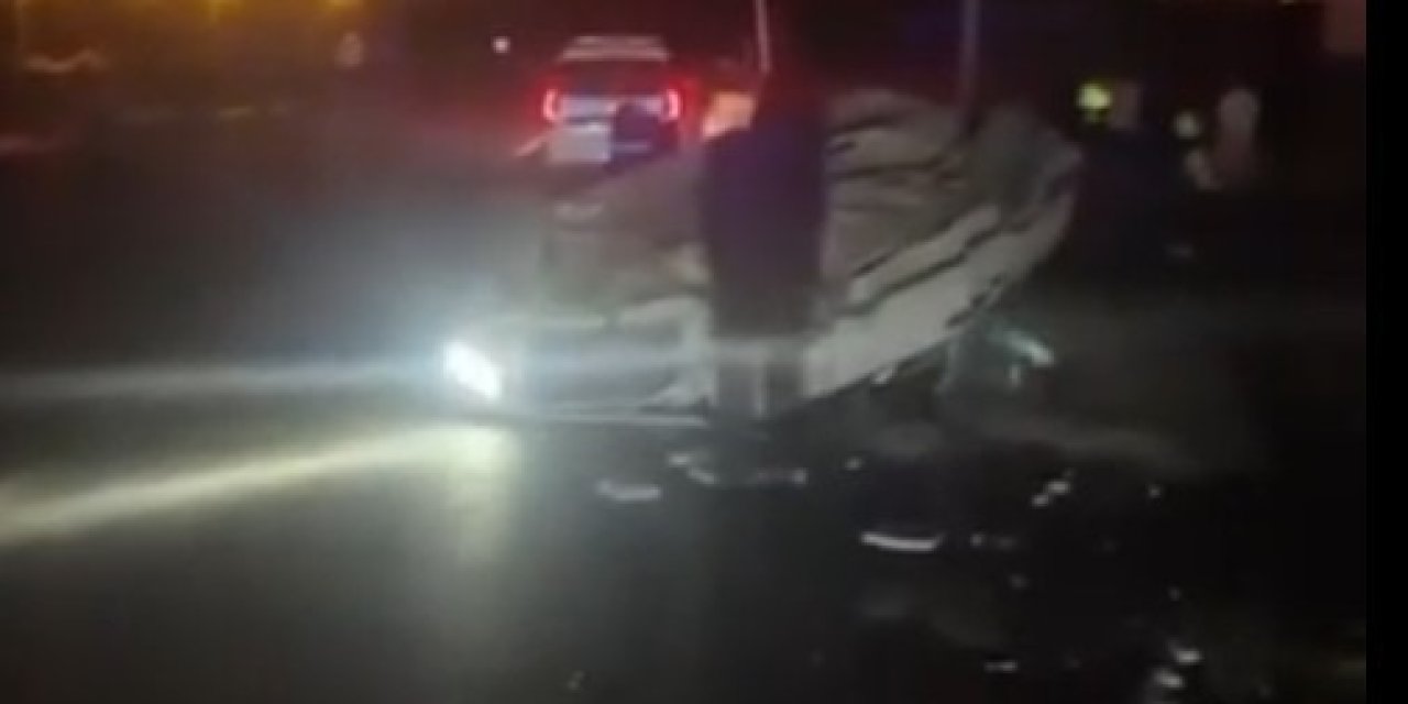 Mermer Bloklara Çarpan Otomobilin Sürücüsü Yaralandı