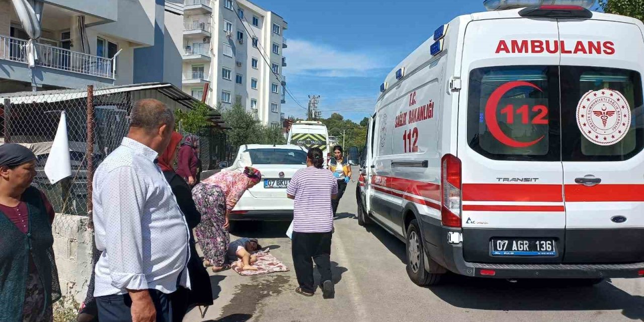 Öğrenci Servisi Altında Kalan Küçük Kız Ağır Yaralandı