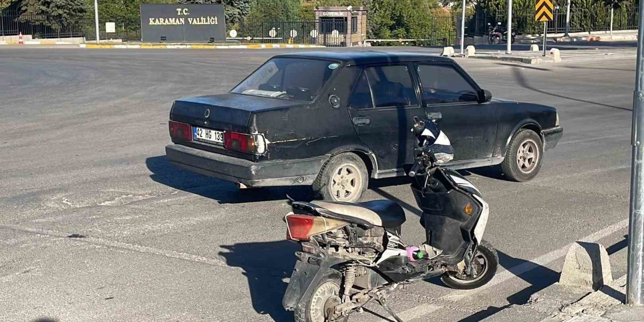 Otomobille Elektrikli Bisiklet Çarpıştı: 1 Yaralı