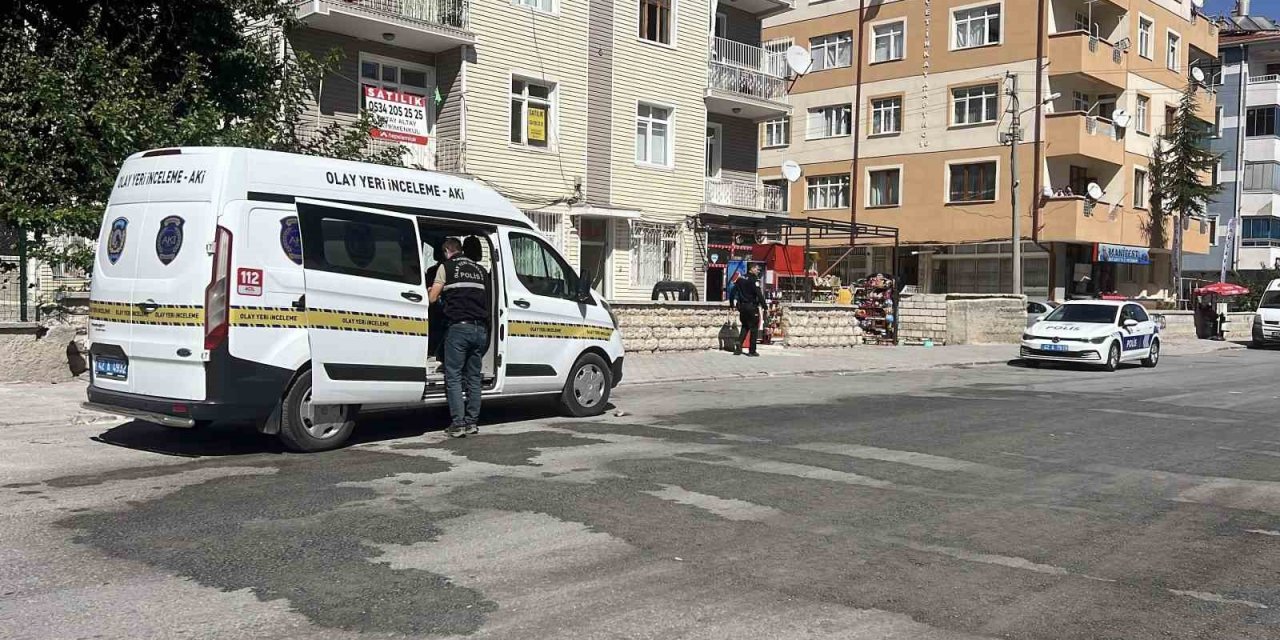 Konya’da Sokak Ortasında Bıçaklı Kavga: 1 Yaralı