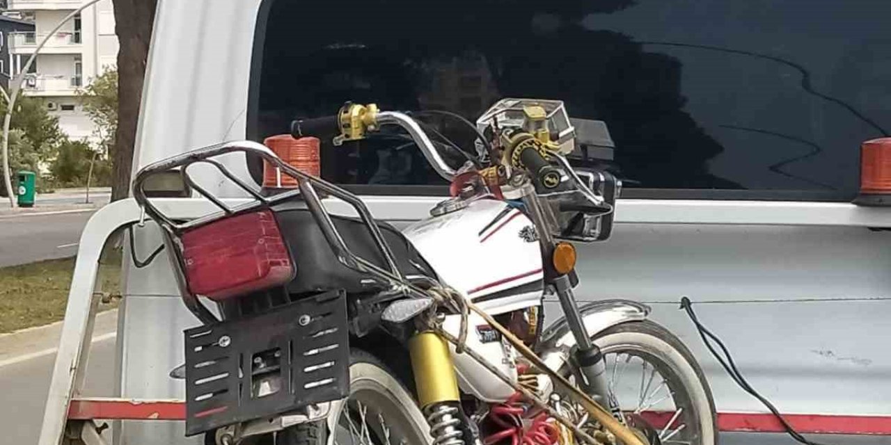 Ehliyetsiz Ve Plakasız Motosiklet Kullanan Sürücüye 52 Bin Tl Ceza