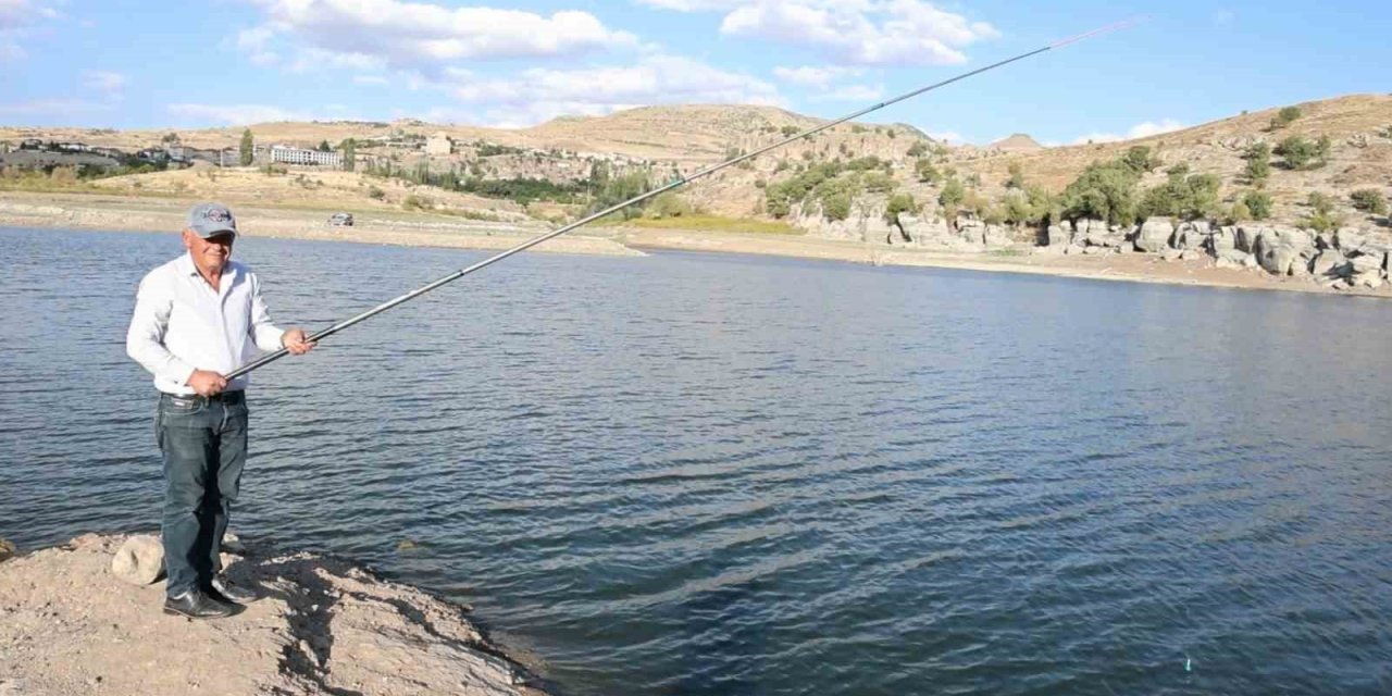 Güzelyurt Göleti’nde Vatandaşların Balık Tutma Keyfi