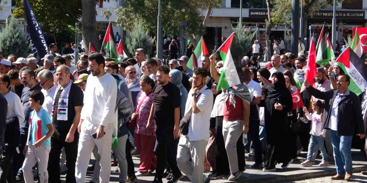 Konya’da ’gazze İçin Kararlılık Yürüyüşü’ Düzenlendi