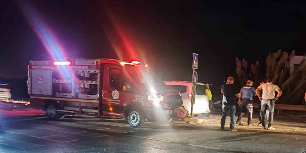 Mersin’de İki Otomobil Çarpıştı: 1 Ölü, 4 Yaralı