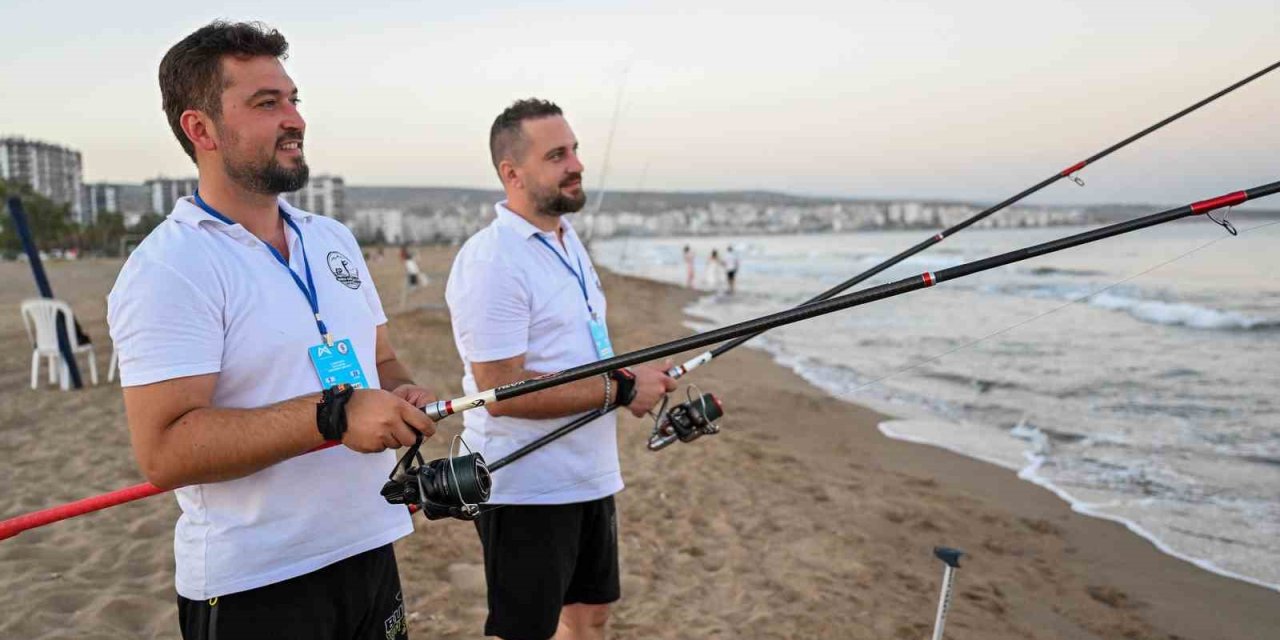 Mersin’de 8. Altın Kanca Surfcasting Turnuvası Tamamlandı