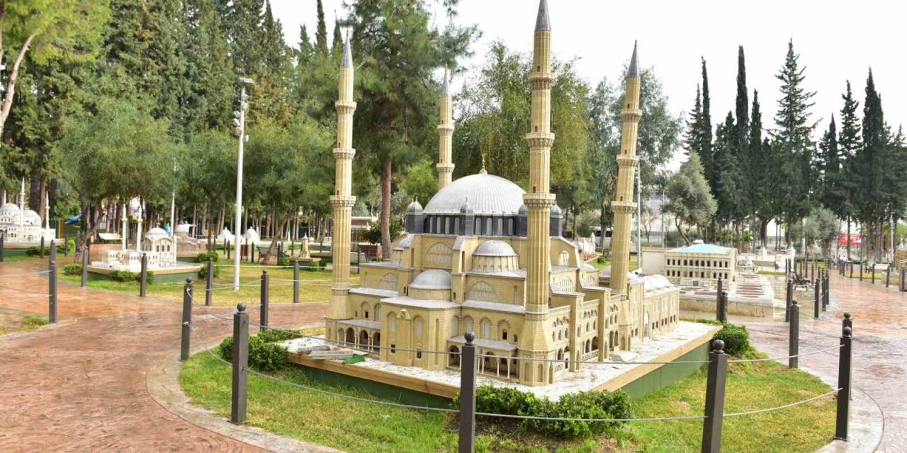 Türkiye’nin 81 İlindeki Mimari Eserler Minyatürleriyle Sergileniyor