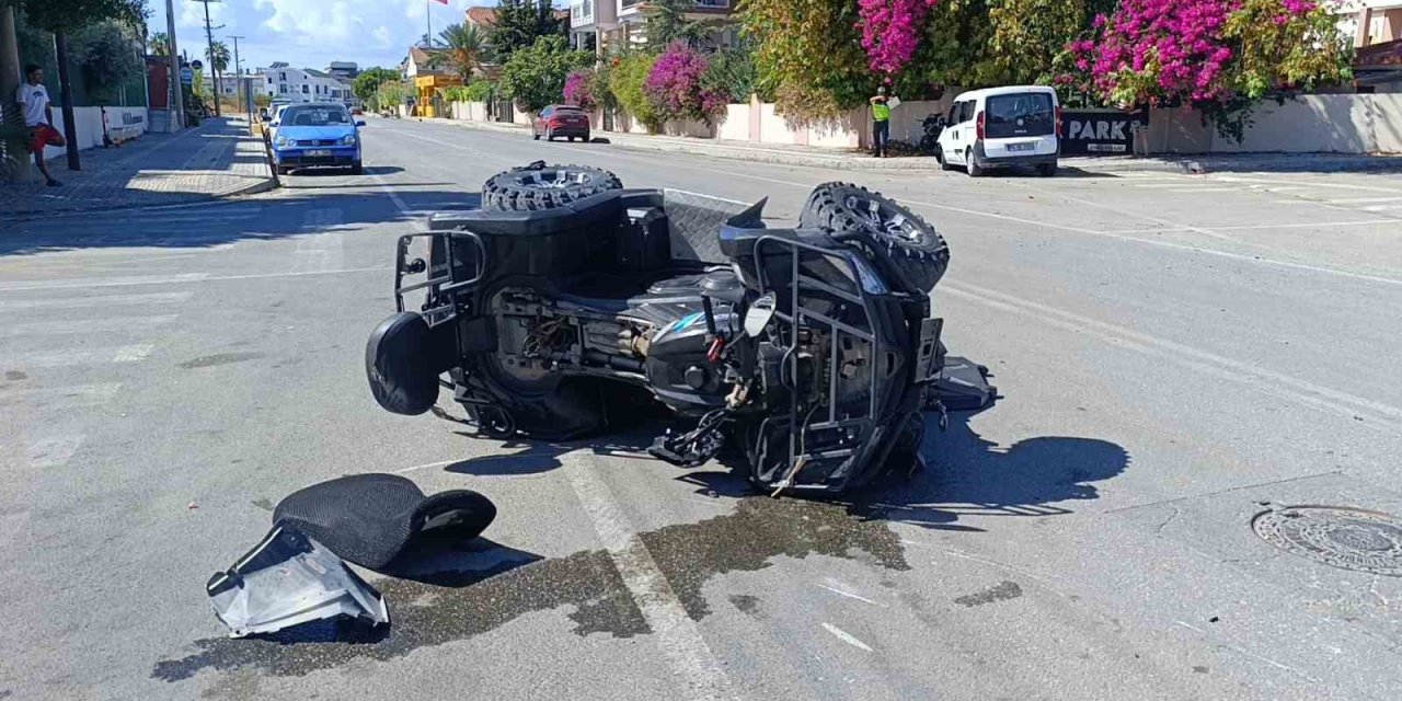 Manavgat’ta Atv İle Hafif Ticari Araç Çarpıştı: 1 Yaralı