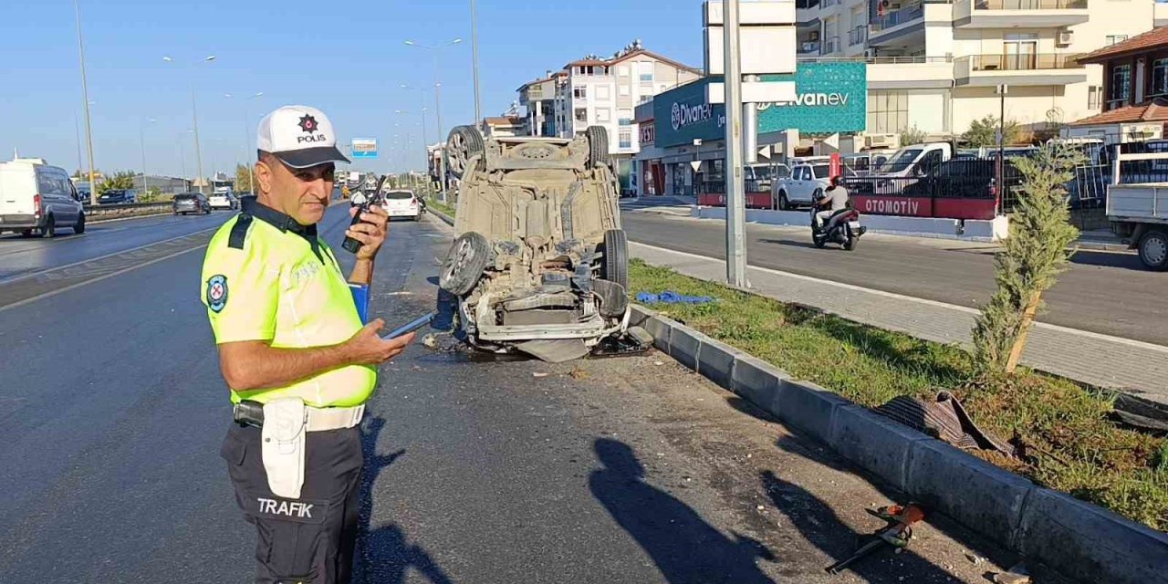 Tırla Çarpışan Araç Havada Takla Atıp Ters Döndü, Sürücü Hafif Yaralandı