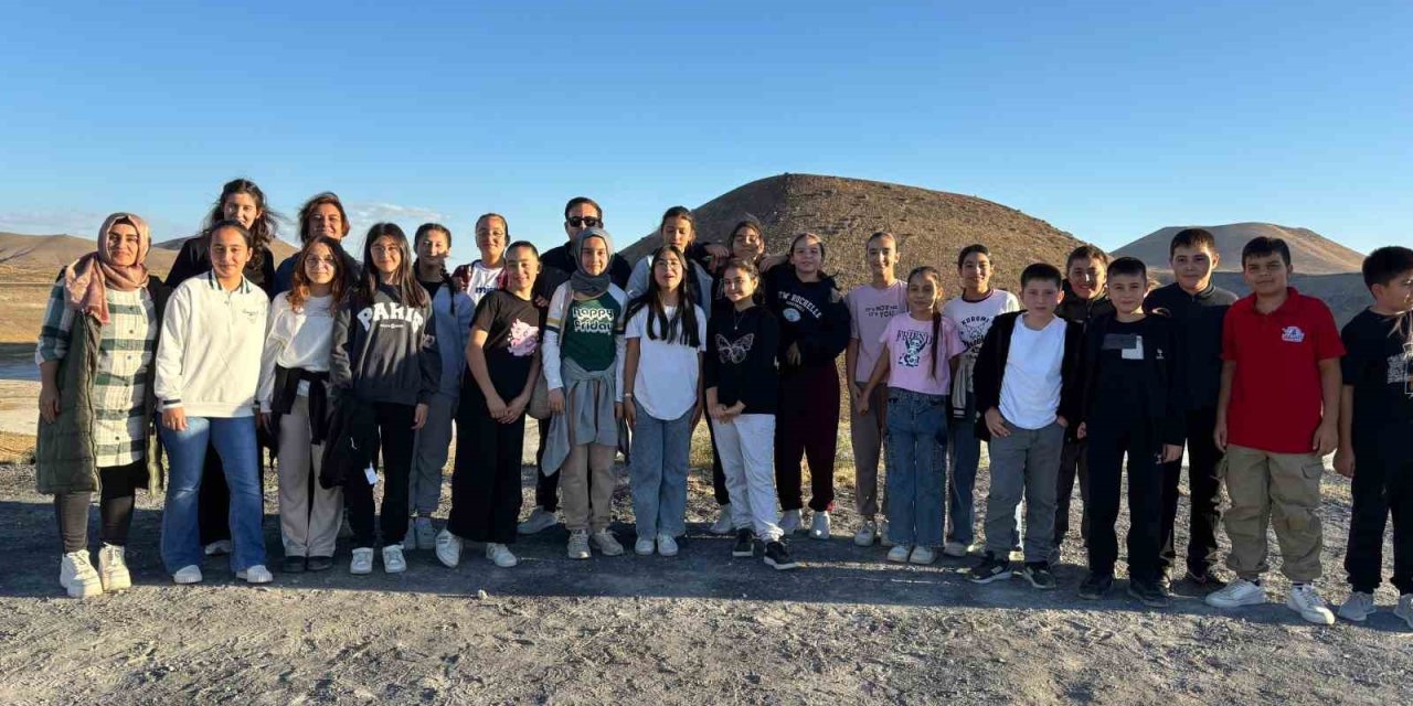 Ortaokul Öğrencileri Meke Krater Gölü’nde Ay Ve Satürn’ü Gözlemledi