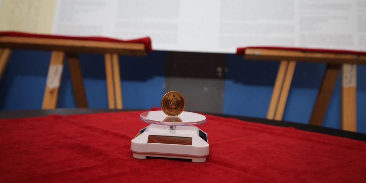 Türkiye Cumhuriyeti’nin İlk Altın Parası 100. Yılında Akdeniz Üniversitesi’nde