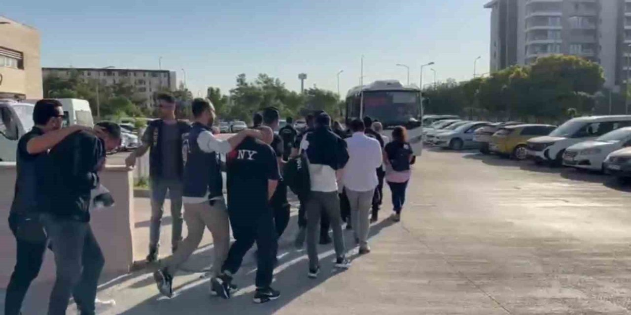 Sosyal Medya Üzerinden Dolandırıcılığa Antalya Merkezli 15 İlde Operasyon: 40 Gözaltı