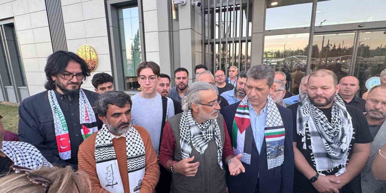 İsrail’in Alıkoyduğu 2 Aktivist Antalya’ya Döndü