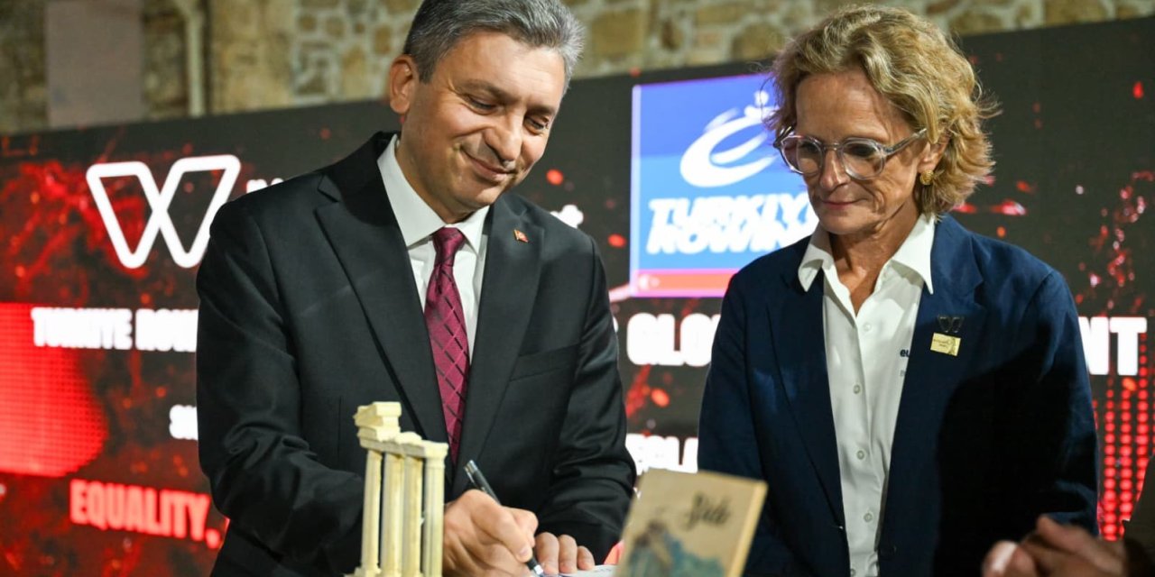 Avrupa’nın En İyi Kürekçileri Antalya’da Yarışıyor