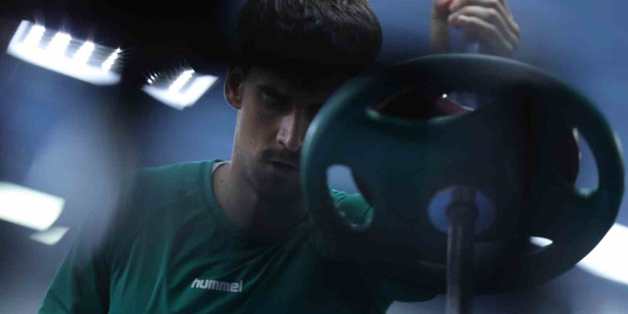 Konyaspor, Salonda Çalıştı