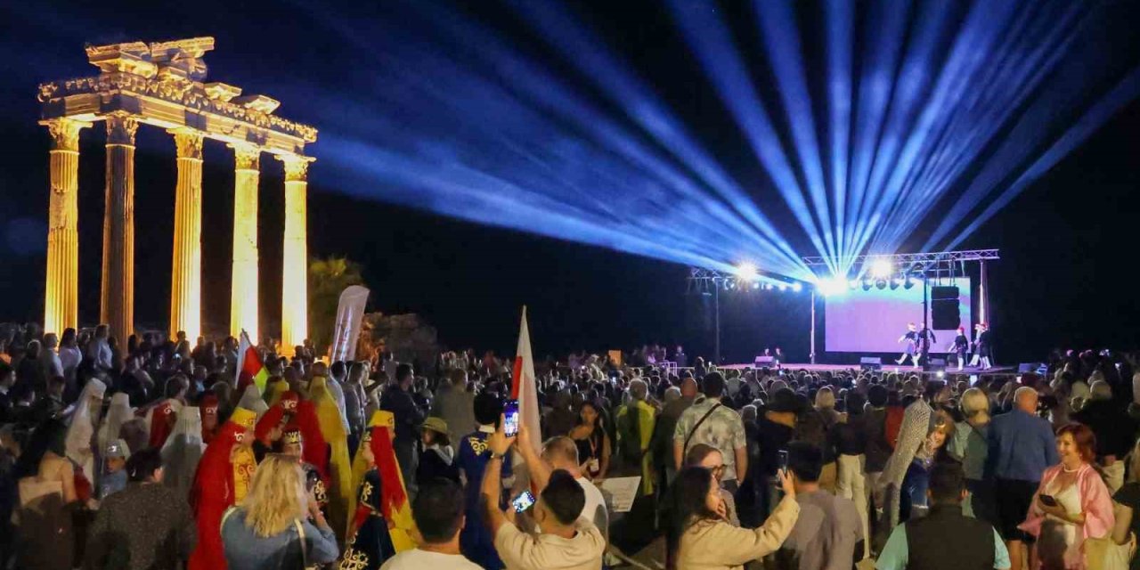 Manavgat’ta Halk Dansları Festivali Coşkusu Başladı