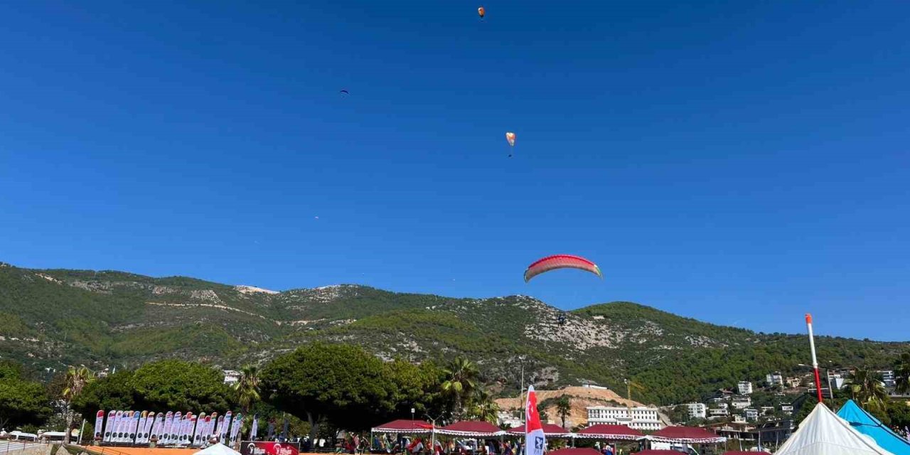 Dünya Yamaç Paraşütü Hedef Şampiyonası Alanya’da Başladı