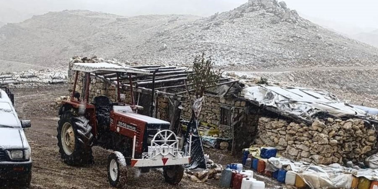 Mersin’de Anamur’un Yüksek Kesimlerine Mevsimin İlk Karı Düştü