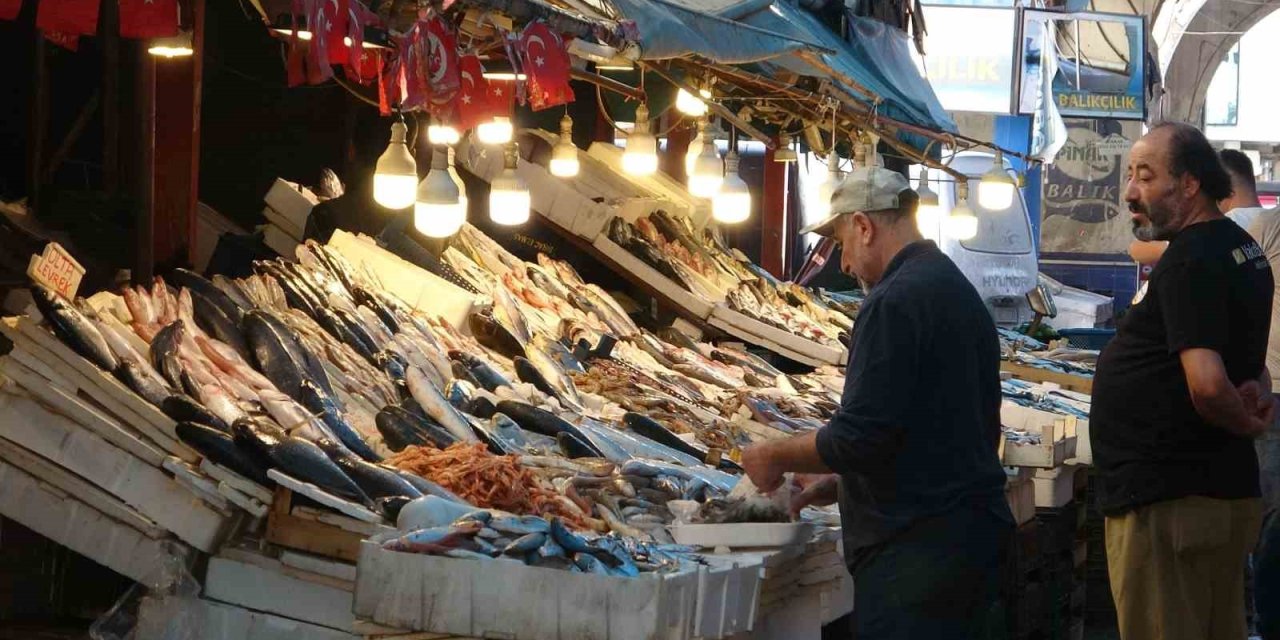 Balıkta Bolluk Yaşanıyor, Fiyatlar Kasım Sonuna Kadar Uygun