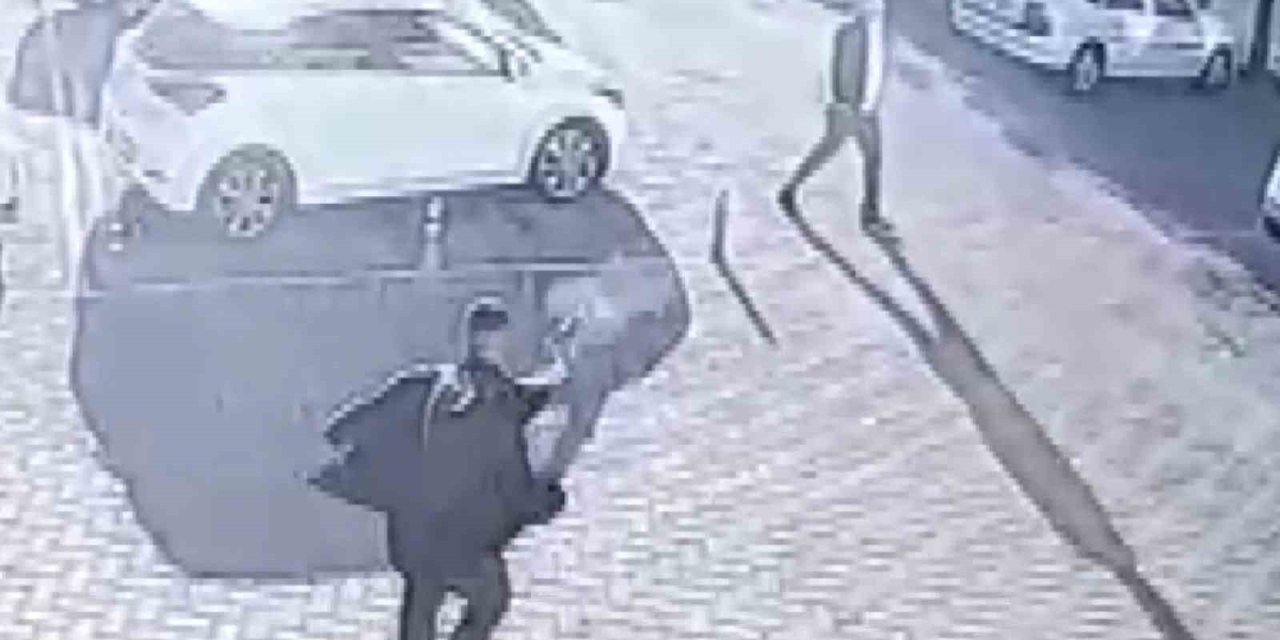 Tetikçinin Otobüs Firması Sahibine Silahlı Saldırısı Kamerada