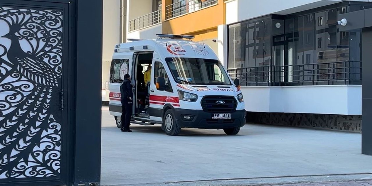 Silahla Oynarken Kendini Yaraladı