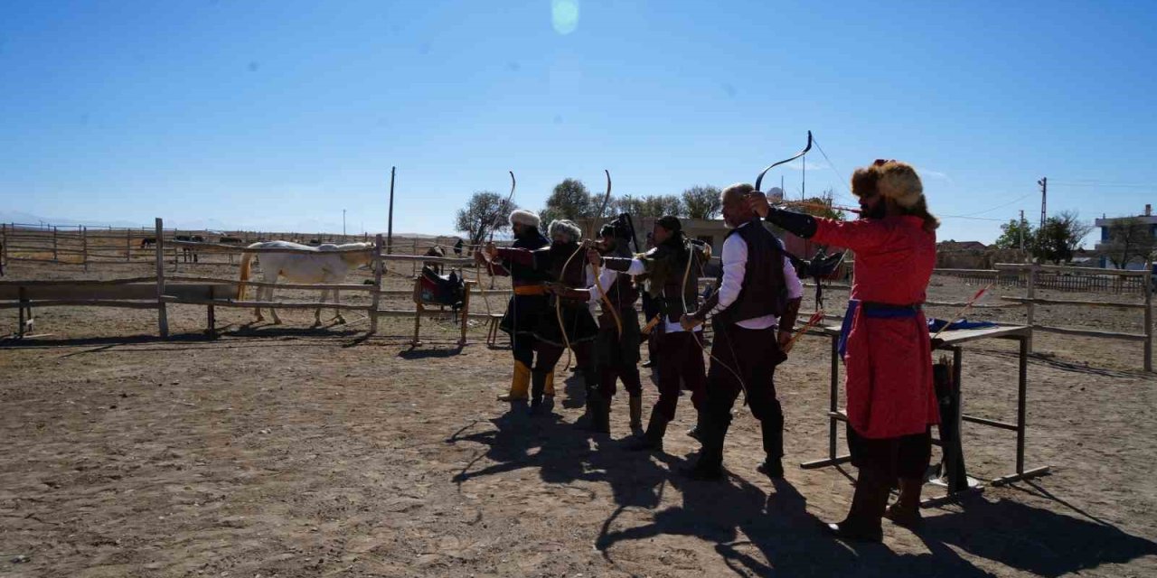Doğu Türkistan’dan Niğde’ye Uzanan Yol: Altay Köyünde Kazaklar Kültürlerini Yaşatıyor