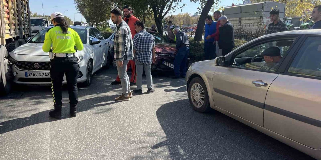 Ters Yolda Gidip Zincirleme Kazaya Neden Olan Sürücüden Pes Dedirten Savunma