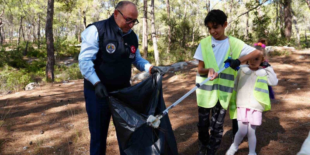 "takipçim Kadar Çöp Topluyorum": Aras Ve Minik Doğa Müfettişleri Görevde