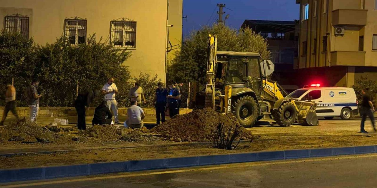 Mersin’de İnternet Çalışması İçin Yapılan Kazı Doğalgaz Borusuna Zarar Verdi: 2 Yaralı