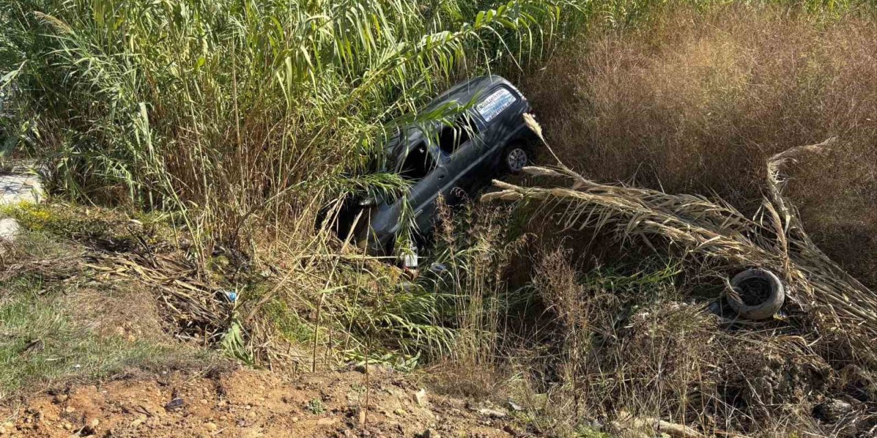 Manavgat’ta Otomobiller Çarpıştı: 2 Yaralı