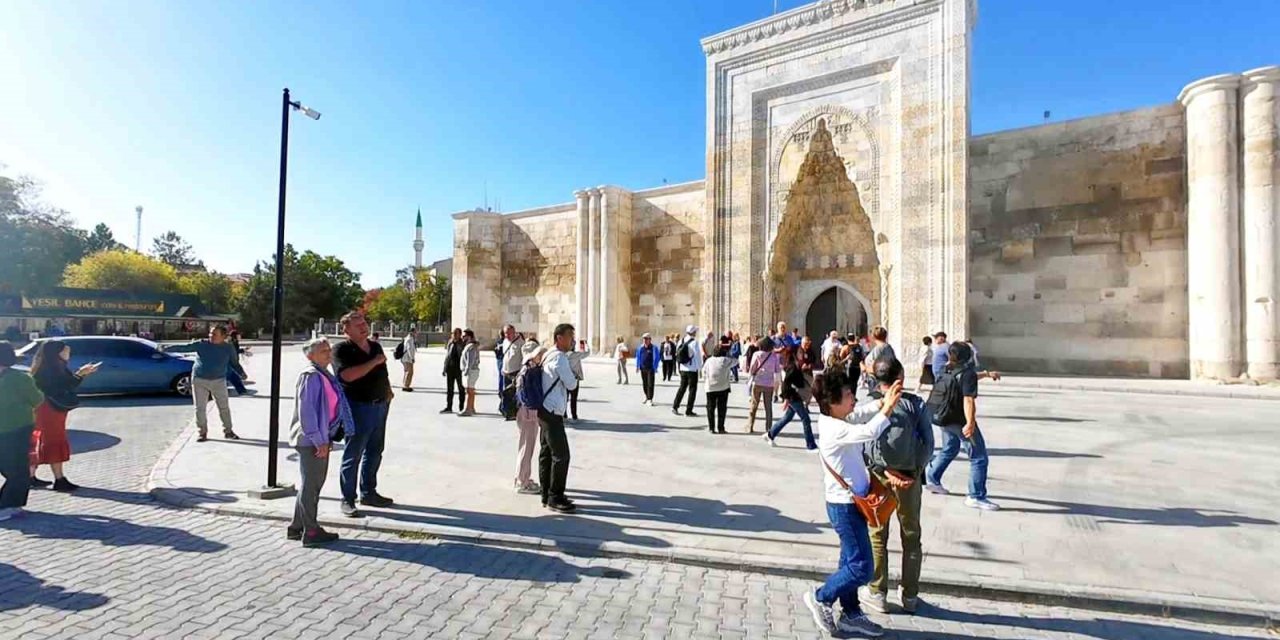 Sultanhanı Kervansarayı Yerli Ve Yabancı Turistlerin İlgi Odağı